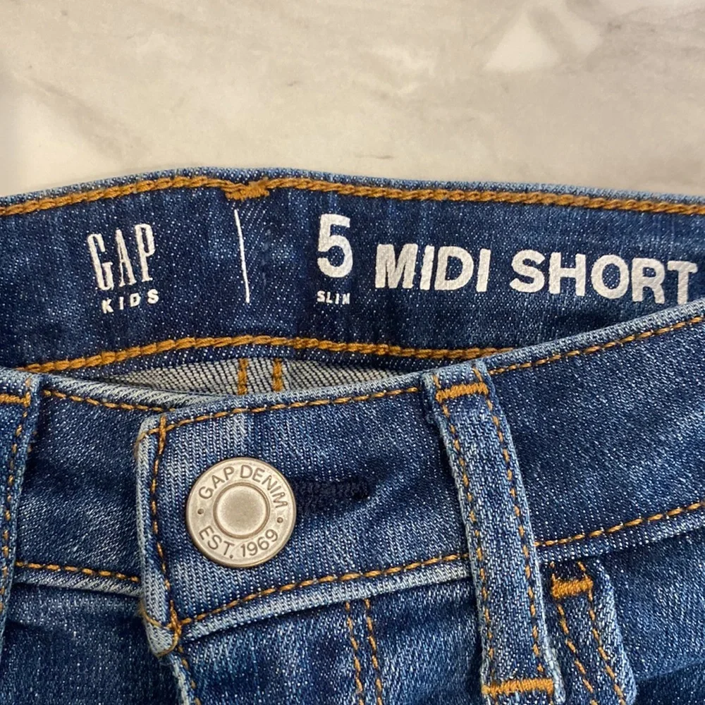 Gap Kids Midi Denim Short 5 Slim. NWT